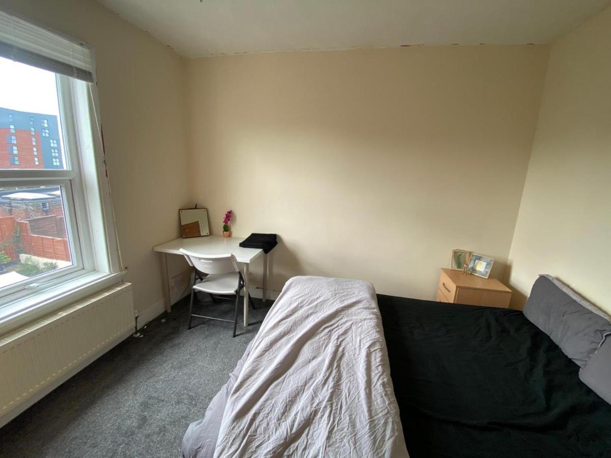 Radanks House - Fratton Apartment Портсмът Екстериор снимка